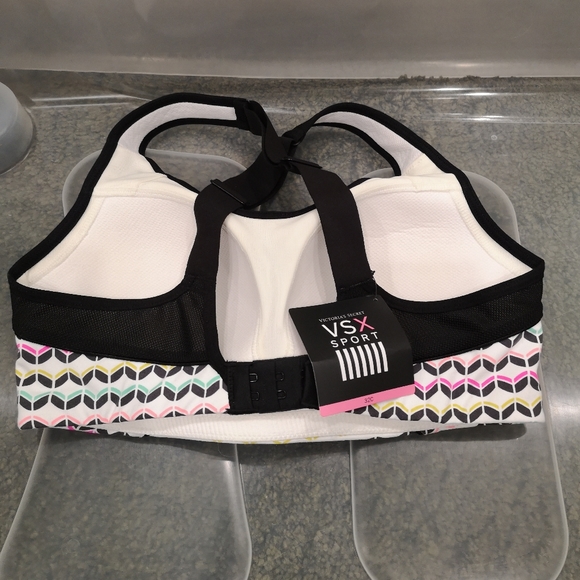 VS Max support Sports Bra in 32C - Picture 2 of 2